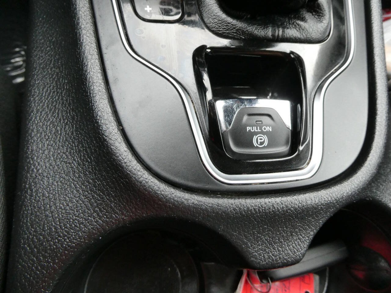 Used 2019 Jeep Cherokee Limited AWD/4WD image 19