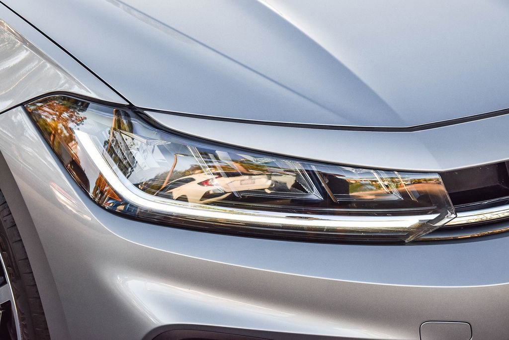 Used 2025 Volkswagen Jetta SE image 8