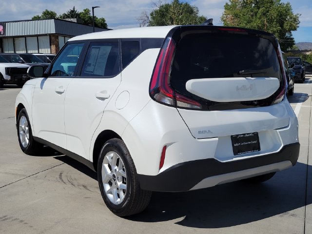 Certified 2025 Kia Soul LX w/ LX Technology Package FWD image 3