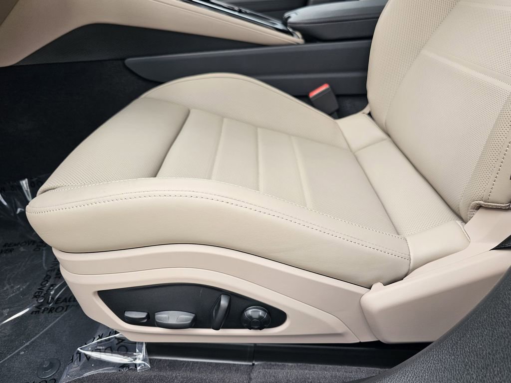 New 2025 Porsche Panamera 4 image 23