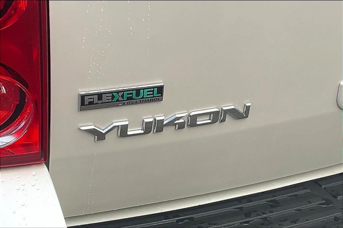 Used 2012 GMC Yukon SLT w/ SLT-2 Equipment Package AWD/4WD image 22