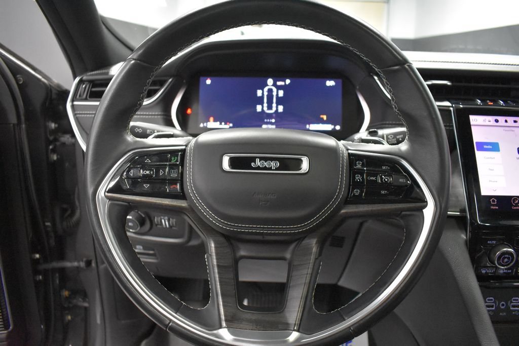 Used 2021 Jeep Grand Cherokee L Overland w/ Luxury Tech Group IV AWD/4WD image 32