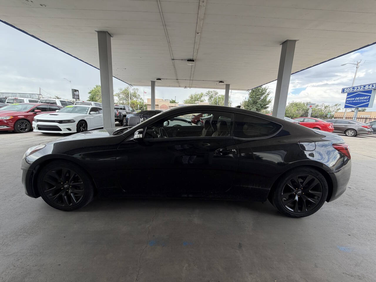 Used 2013 Hyundai Genesis 3.8 RWD image 5