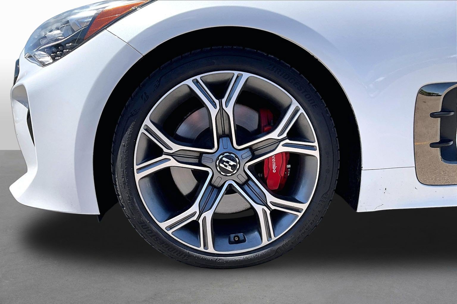 Used 2018 Kia Stinger GT2 RWD image 8