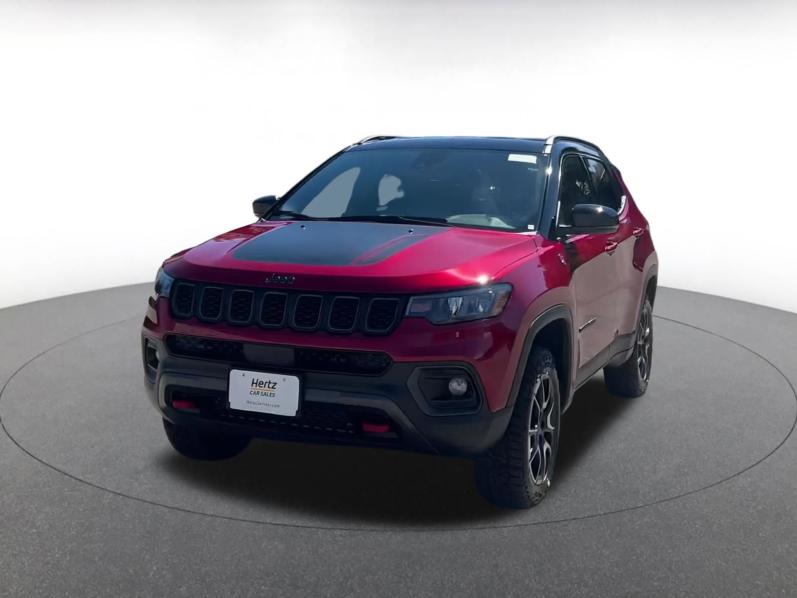Used 2025 Jeep Compass Trailhawk image 3