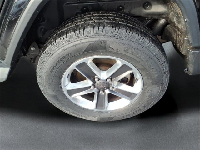 Used 2018 Jeep Wrangler Unlimited Sahara w/ Cold Weather Group image 7