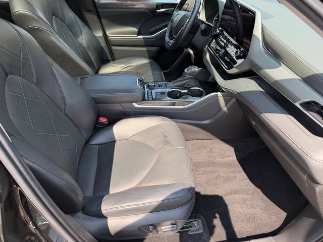 Used 2022 Toyota Highlander Platinum AWD/4WD image 26