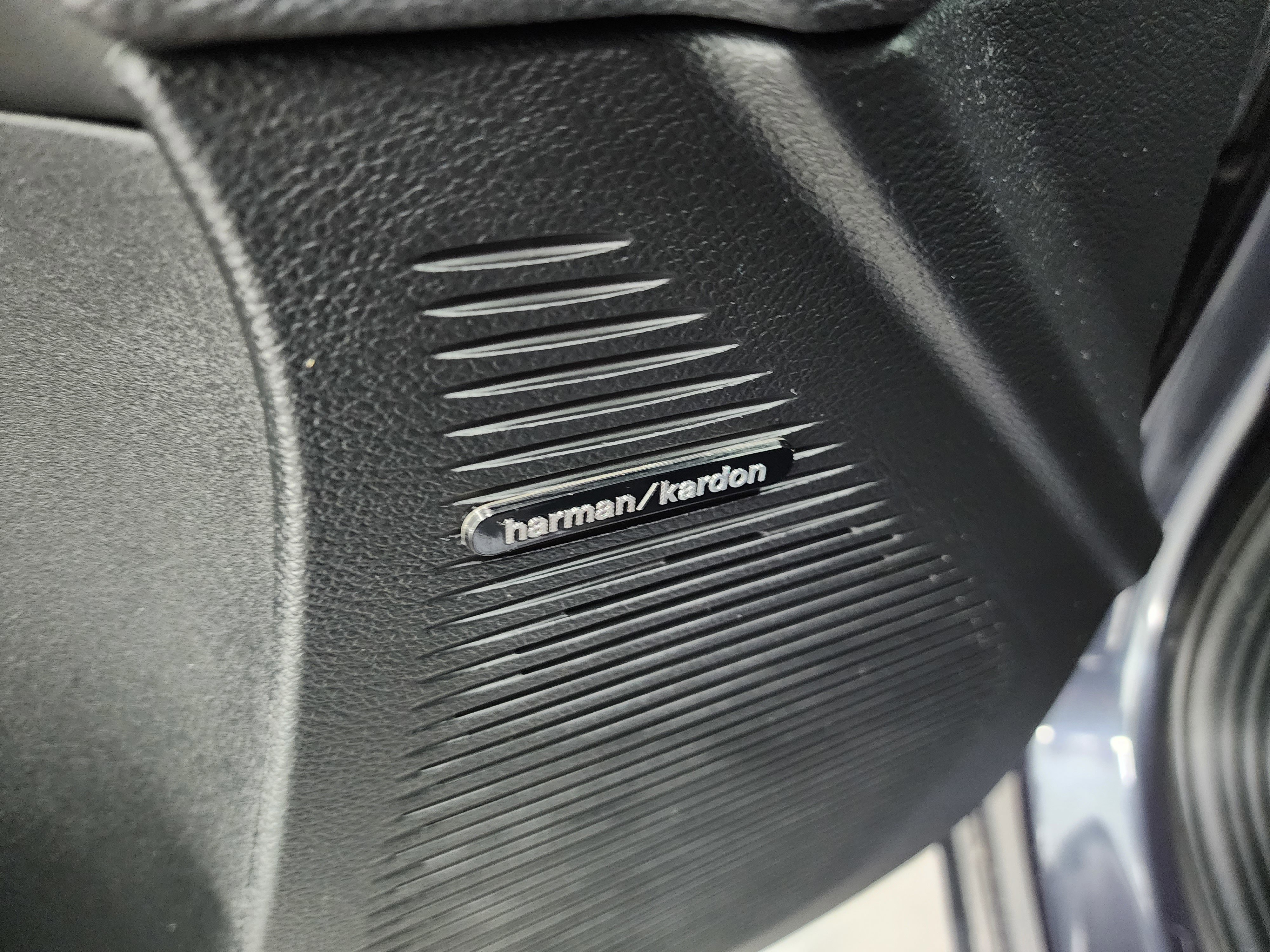 Used 2017 Dodge Challenger SRT Hellcat RWD image 39