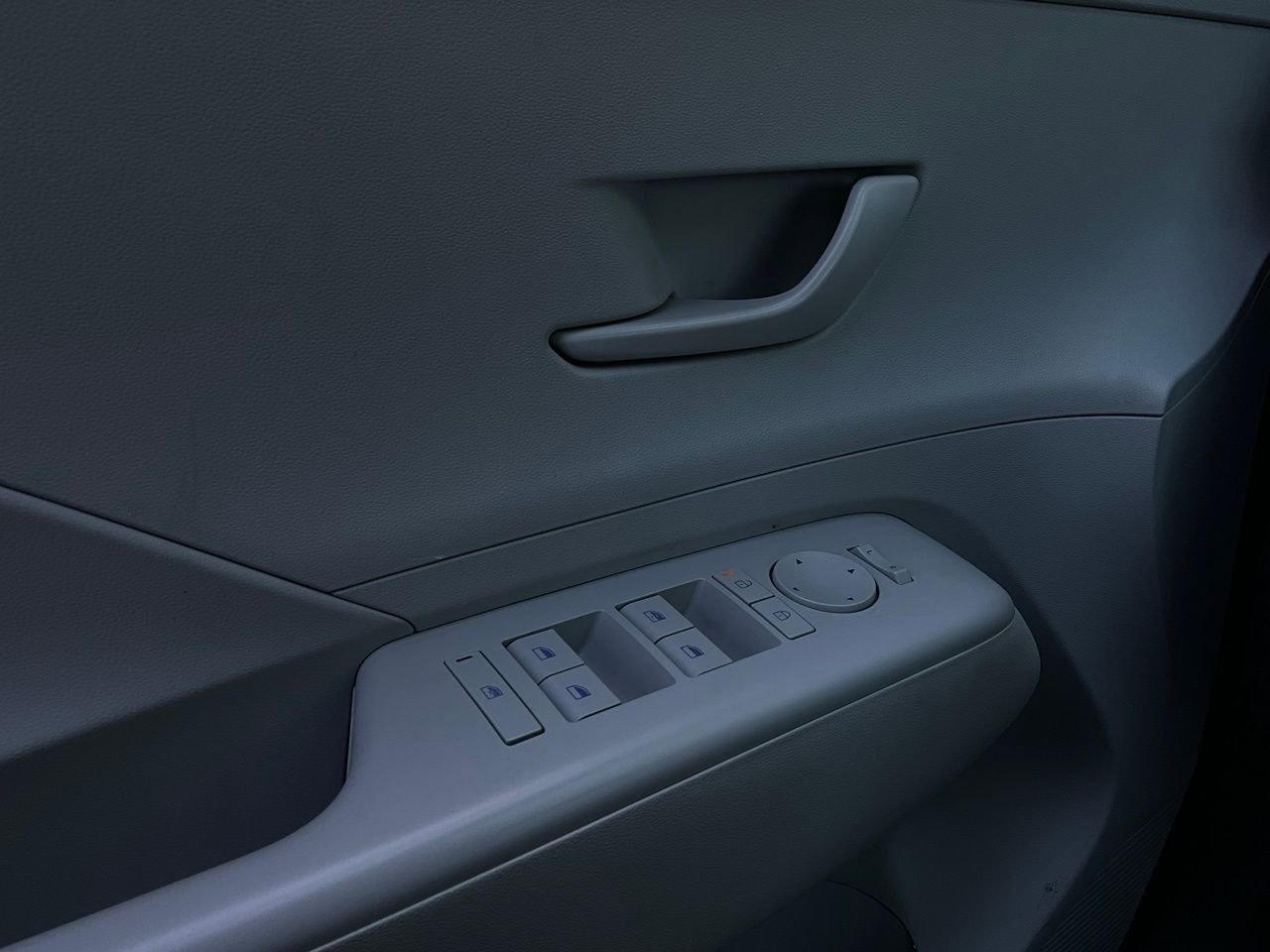 Used 2025 Hyundai Kona SEL image 20