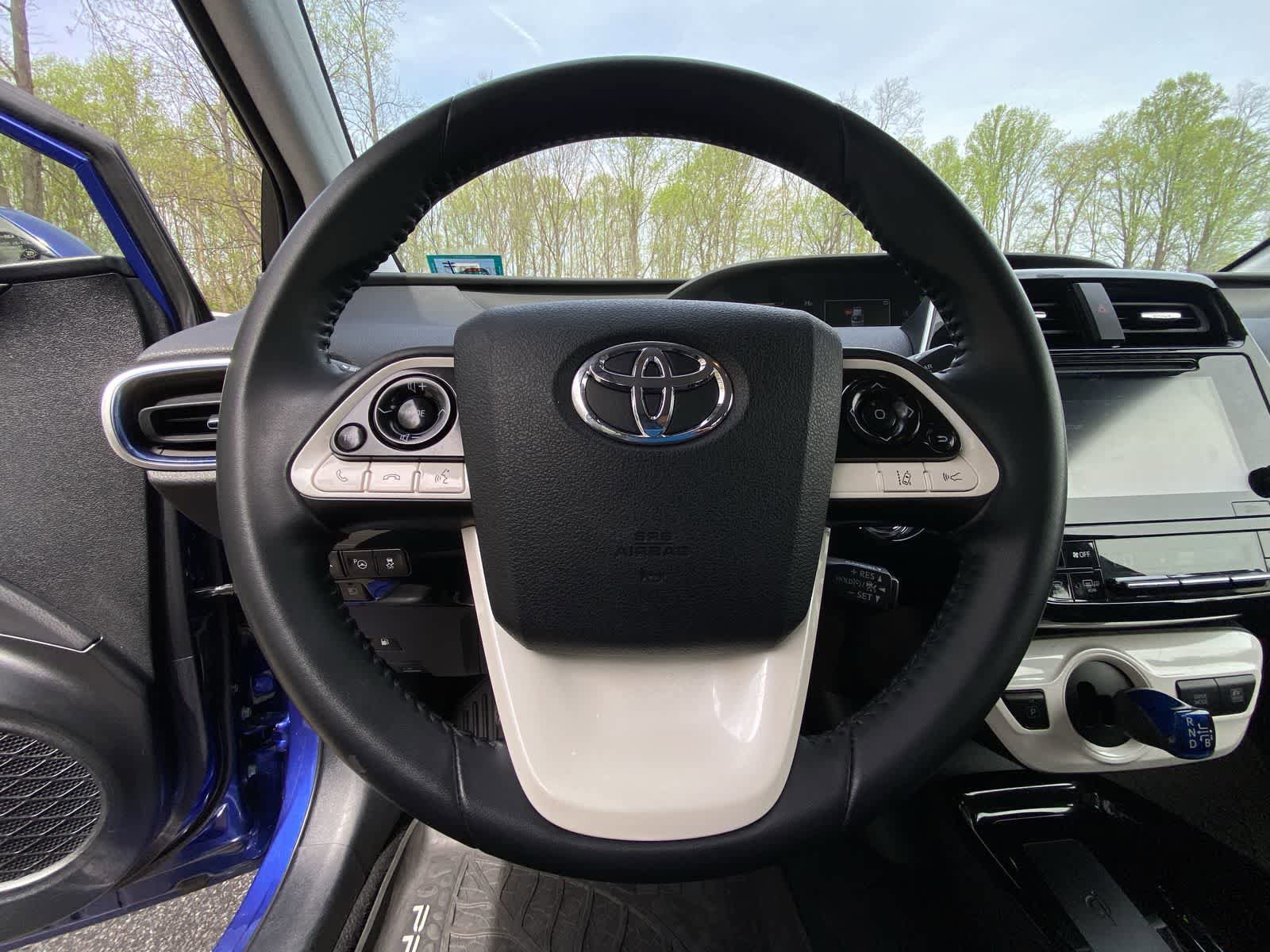Used 2018 Toyota Prius Three Touring w/ Appearance Package FWD image 29