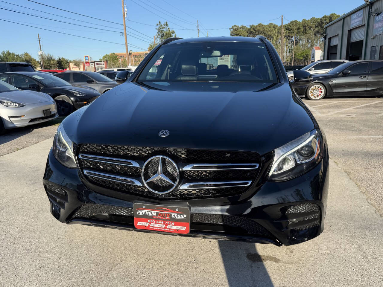 Used 2019 Mercedes-Benz GLC 350e 4MATIC w/ AMG Line image 11