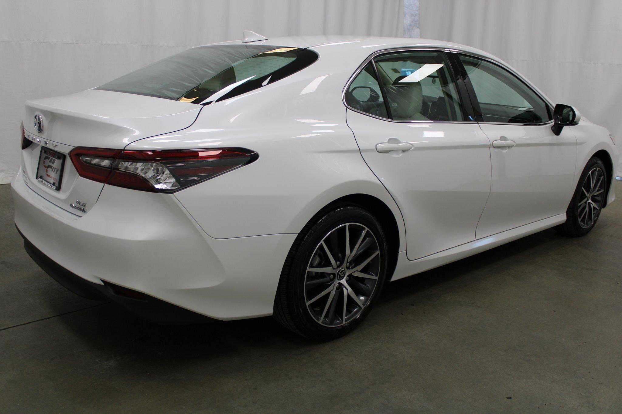 Used 2023 Toyota Camry XLE image 5