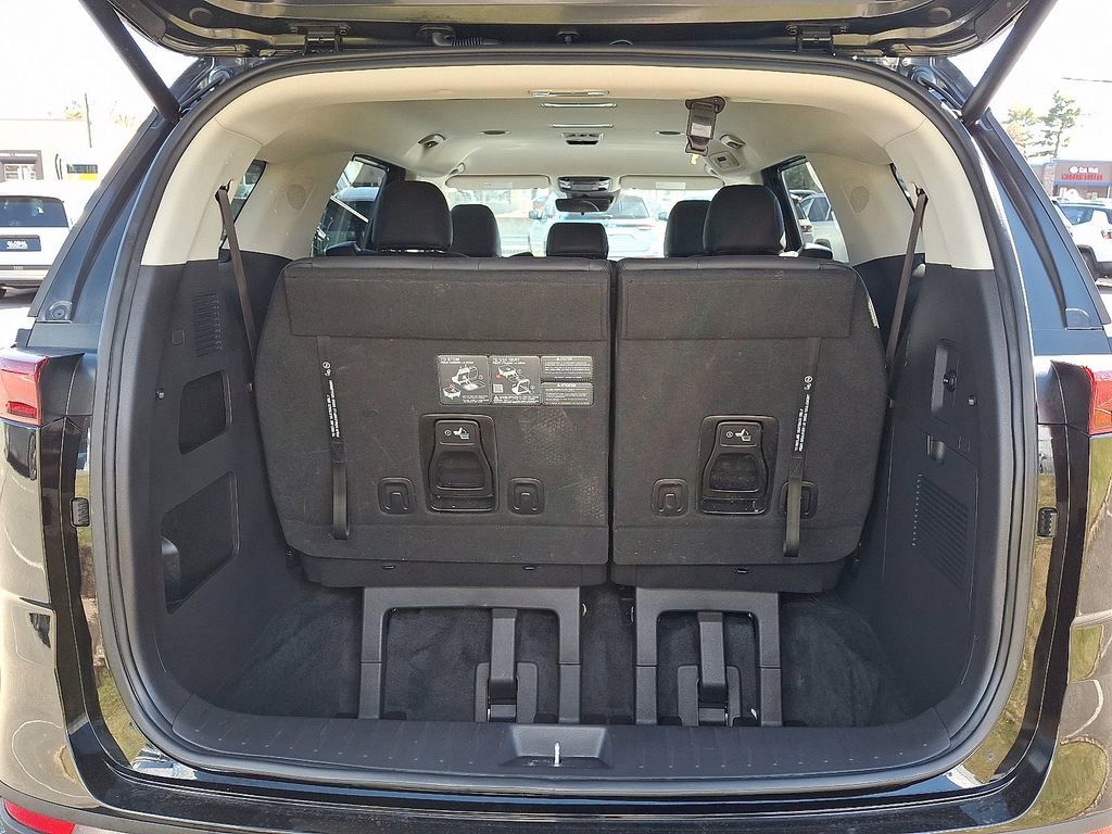 Used 2024 Kia Carnival EX image 29