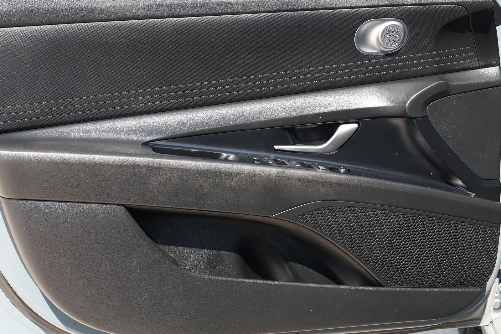 Used 2023 Hyundai Elantra SEL w/ Cargo Package FWD image 24