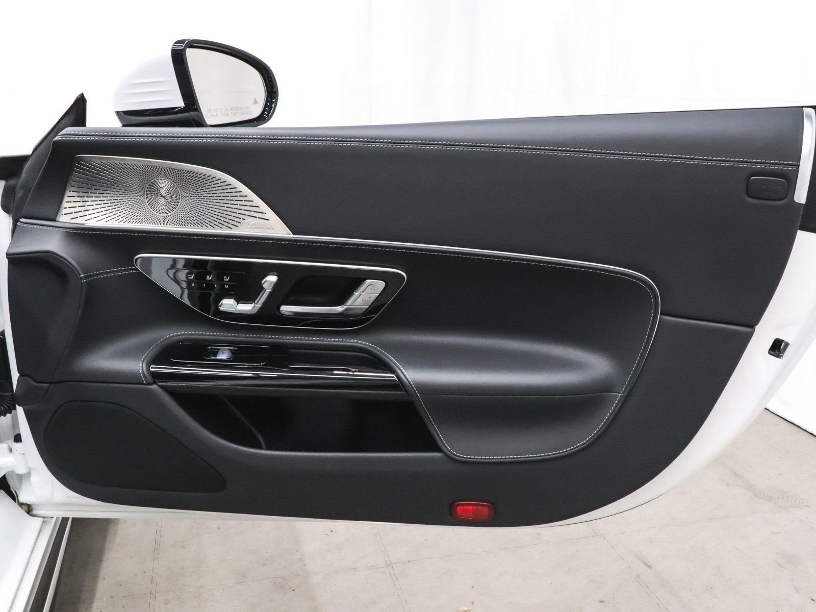 Used 2023 Mercedes-Benz SL 63 AMG 4MATIC image 23