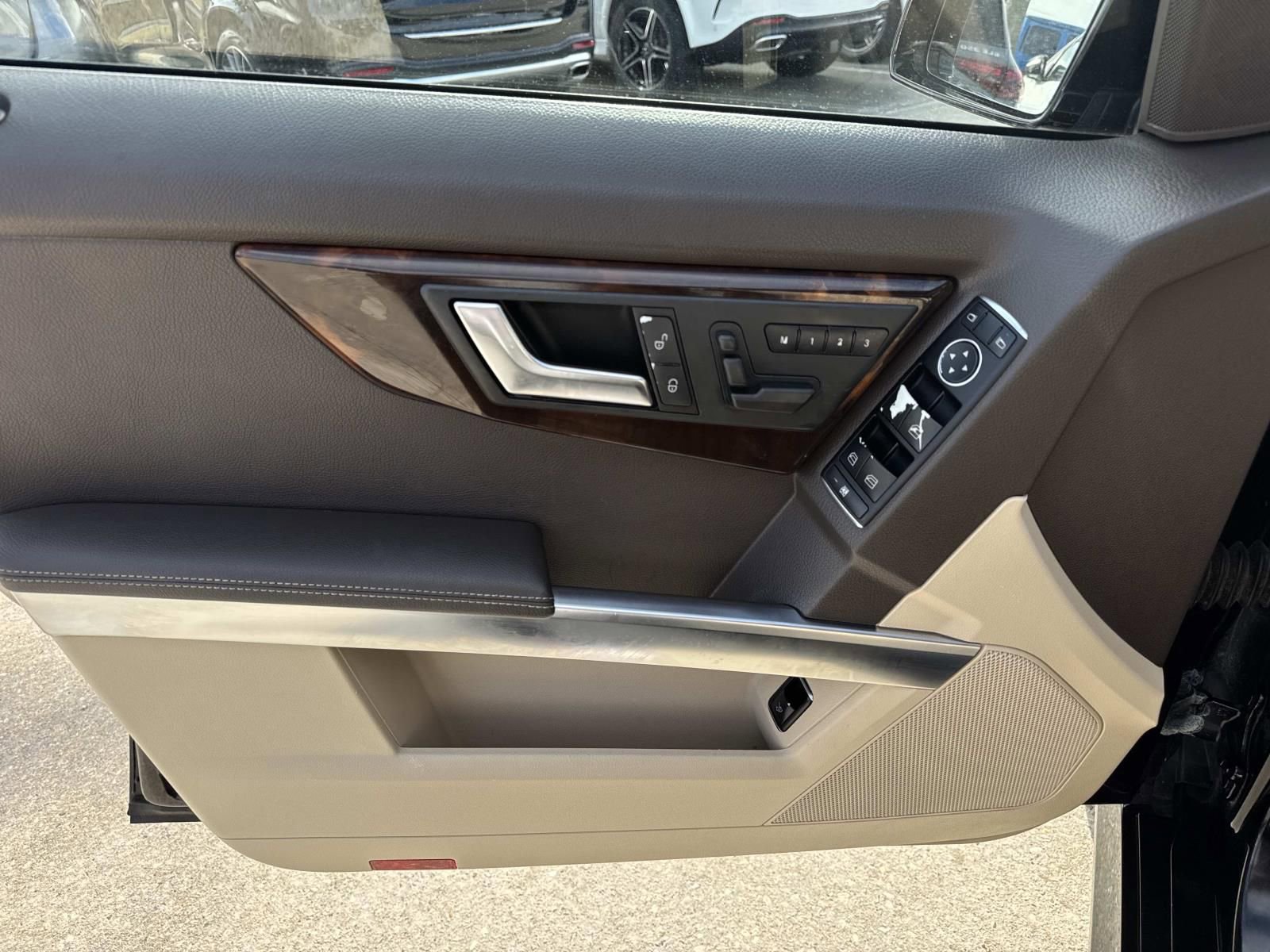 Used 2013 Mercedes-Benz GLK 350 4MATIC image 19