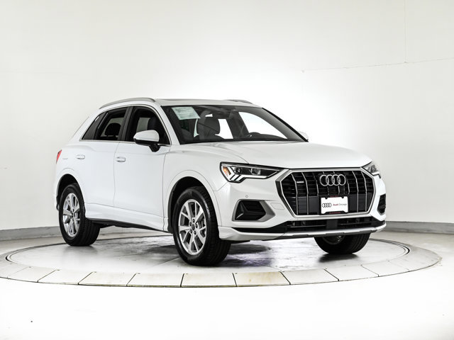 Used 2023 Audi Q3 2.0T Premium w/ Convenience Package AWD/4WD image 3