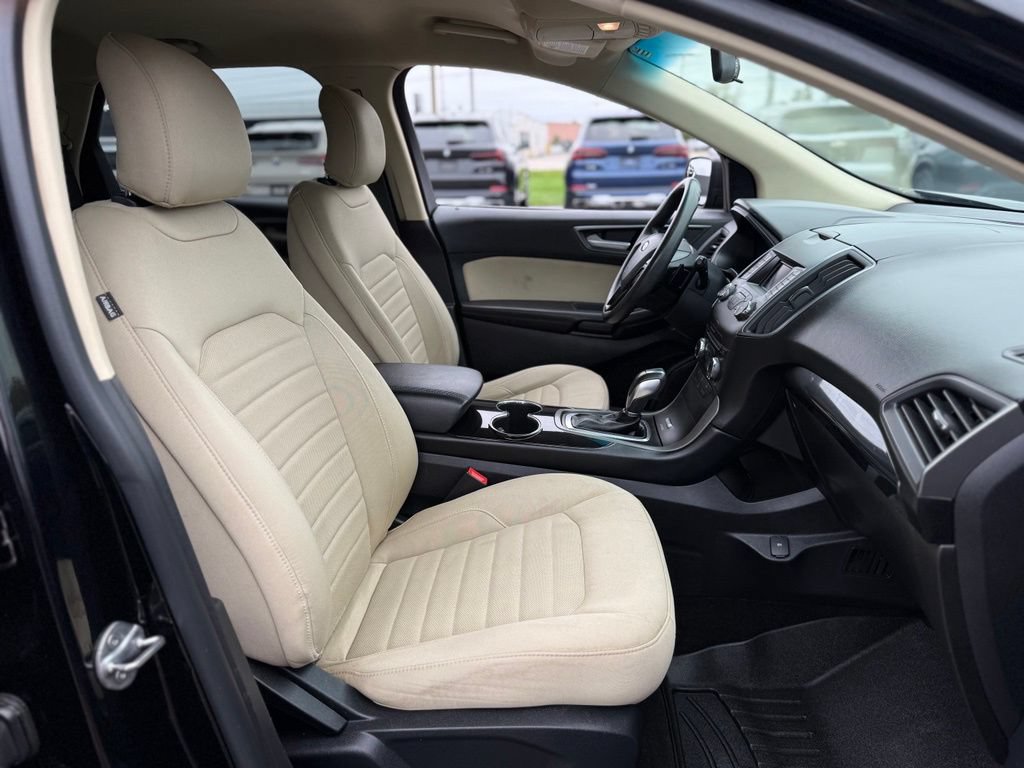 Used 2016 Ford Edge SE AWD/4WD image 14