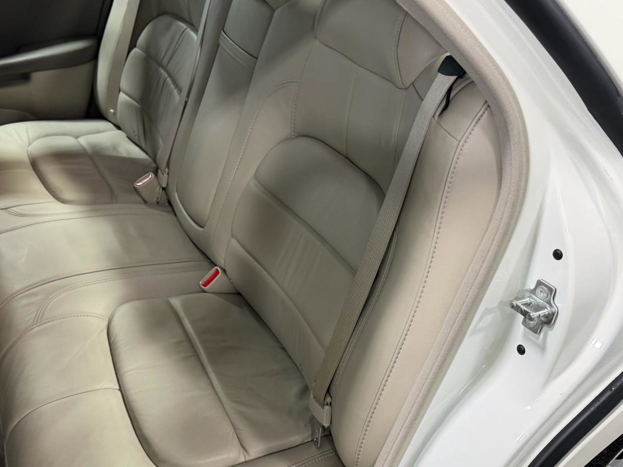 Used 2005 Cadillac De Ville Premium FWD image 13