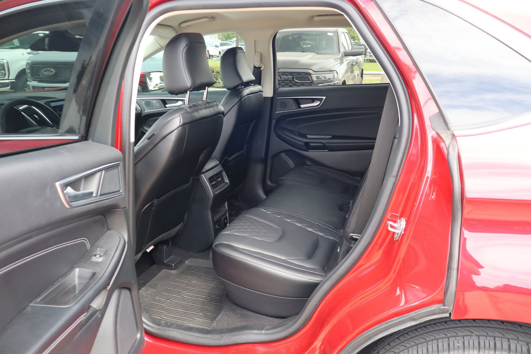 Used 2024 Ford Edge Titanium AWD/4WD image 27
