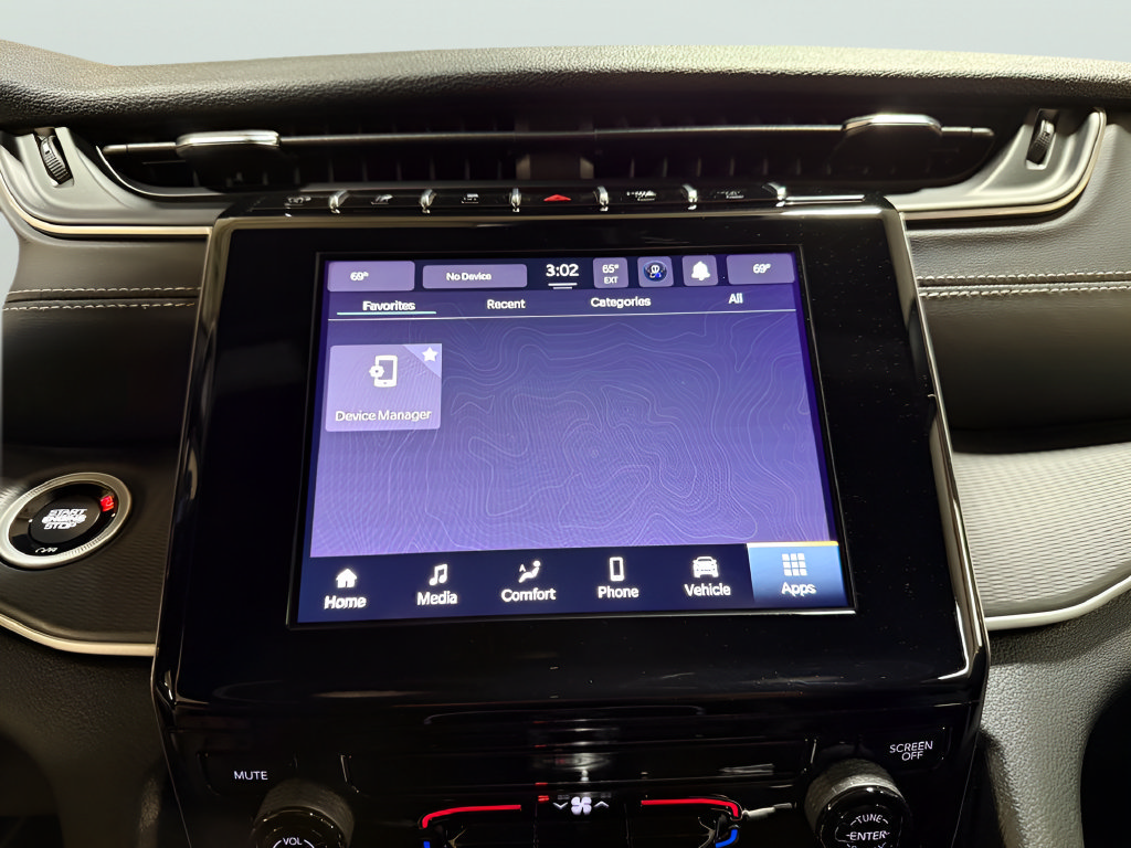 Used 2025 Jeep Grand Cherokee Laredo X AWD/4WD image 15