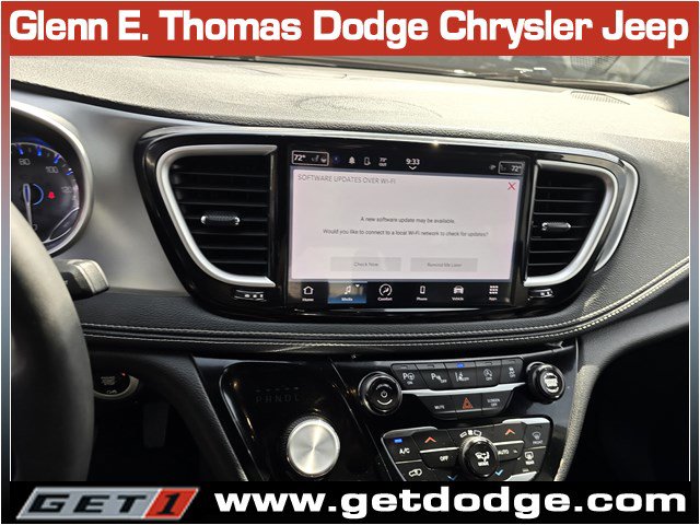 Certified 2023 Chrysler Pacifica Touring-L w/ S Appearance Package image 14