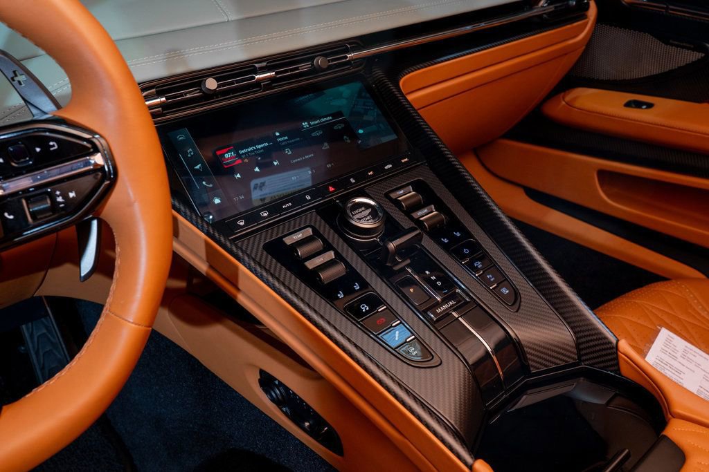 Used 2024 Aston Martin DB12 Coupe image 12