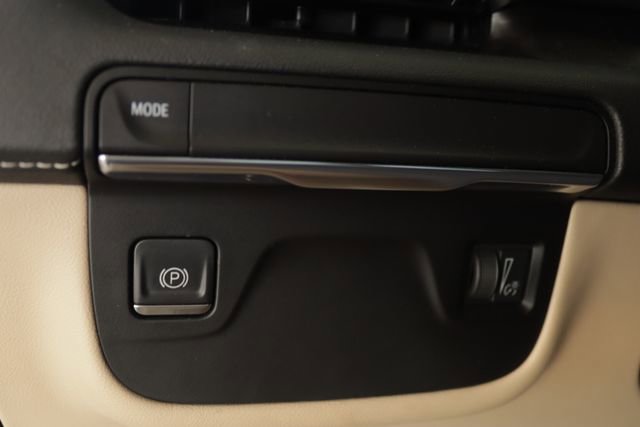 Certified 2022 Cadillac Escalade ESV Premium Luxury image 25