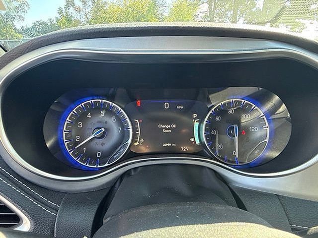 Used 2026 Chrysler Pacifica Limited FWD image 24