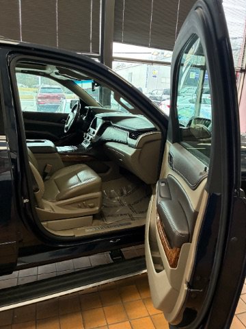 Used 2019 Chevrolet Tahoe Premier AWD/4WD image 35
