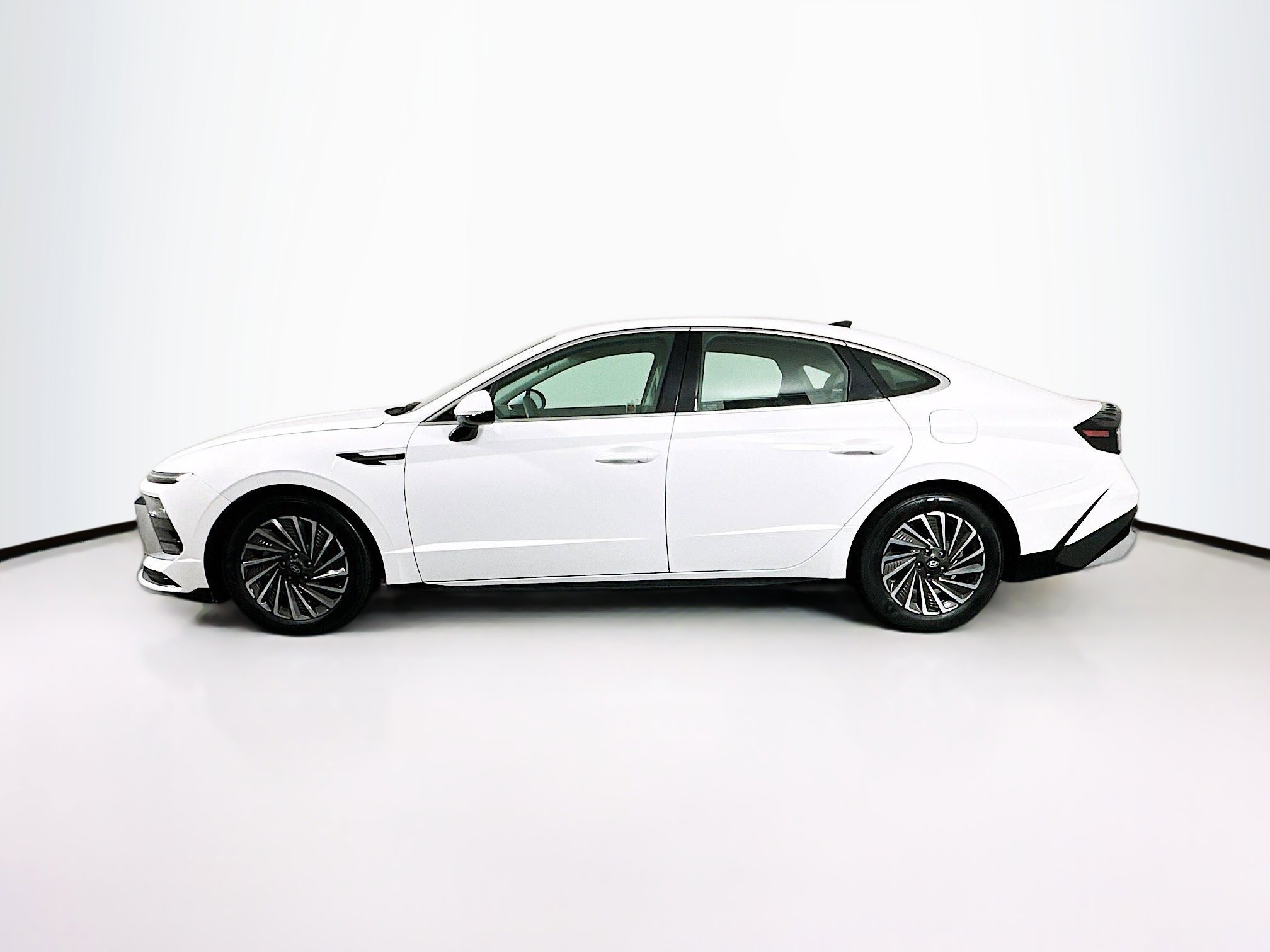 Used 2025 Hyundai Sonata SEL image 4