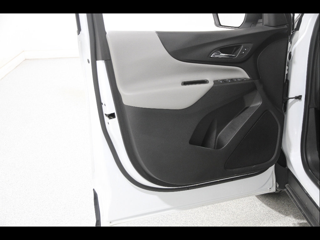 Used 2020 Chevrolet Equinox LS image 4