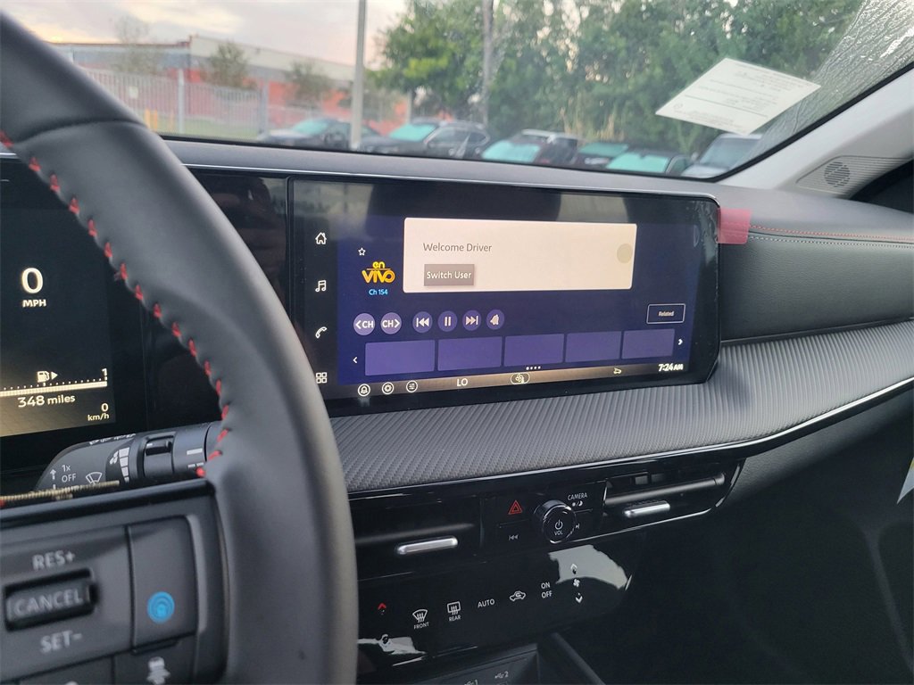 New 2026 Nissan Kicks SR image 8