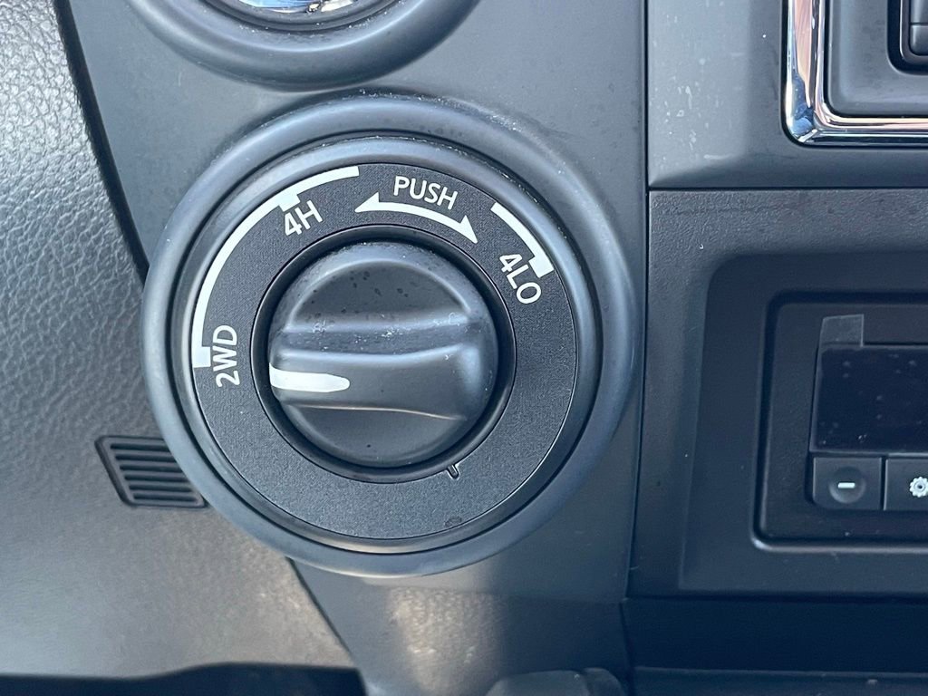 Used 2024 Nissan Titan SV w/ SV Convenience Package image 36