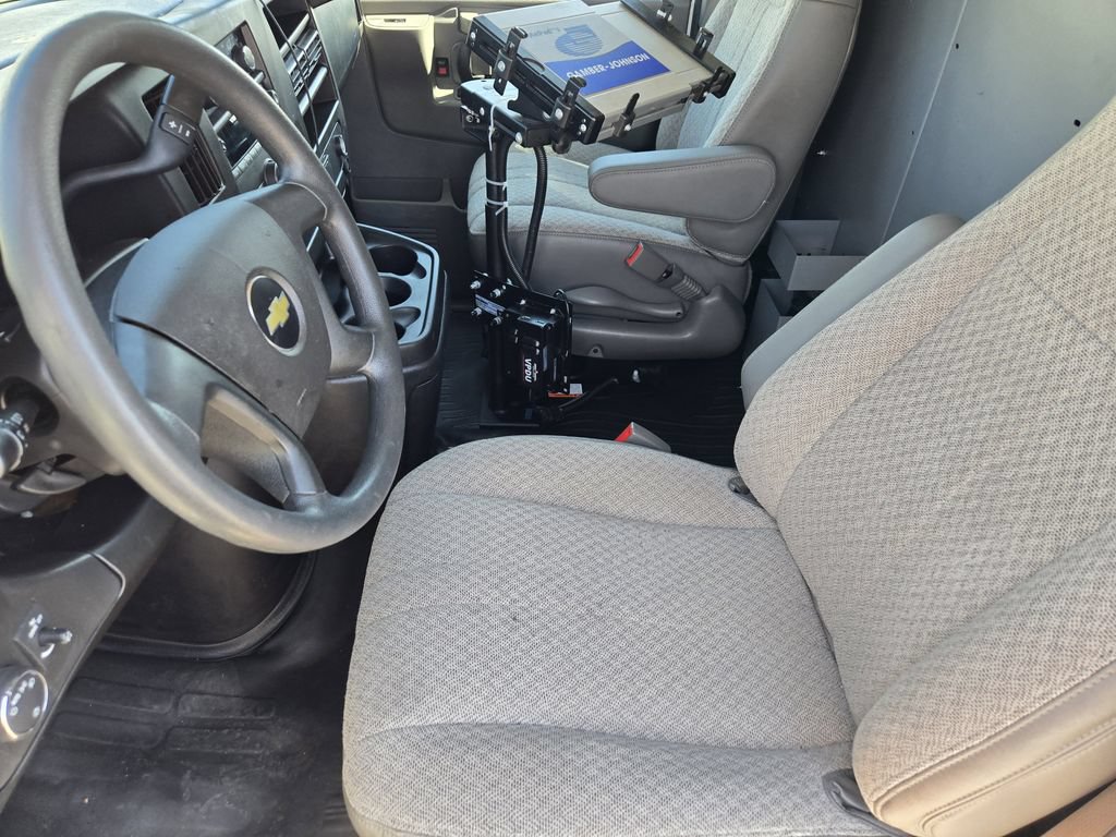 Used 2021 Chevrolet Express 2500 RWD image 13