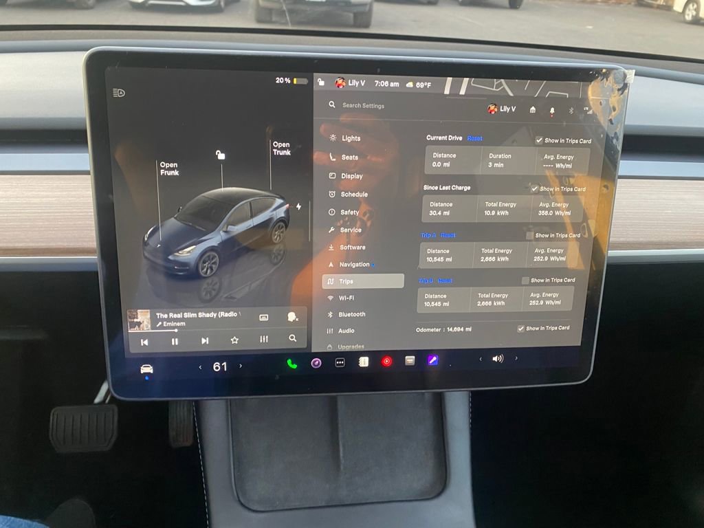 Used 2025 Tesla Model Y Long Range image 16