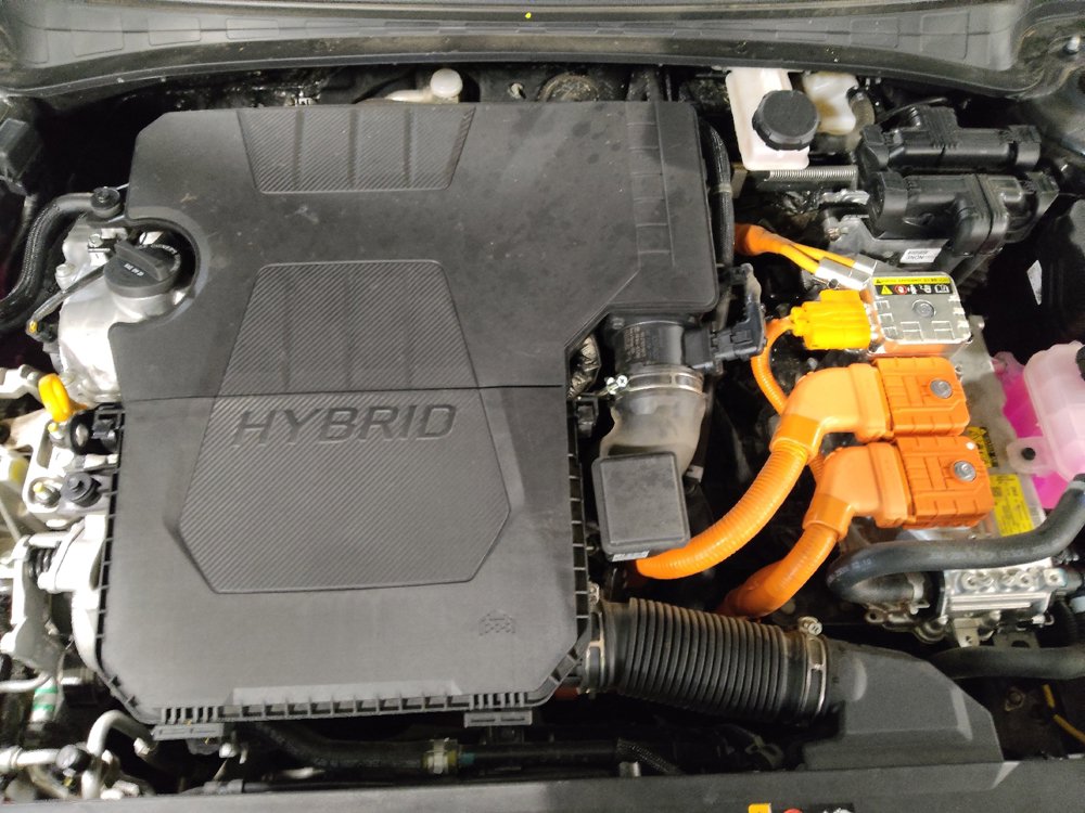 Used 2025 Hyundai Elantra Hybrid FWD image 30