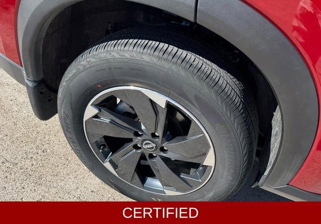 Certified 2025 Nissan Rogue SV image 19