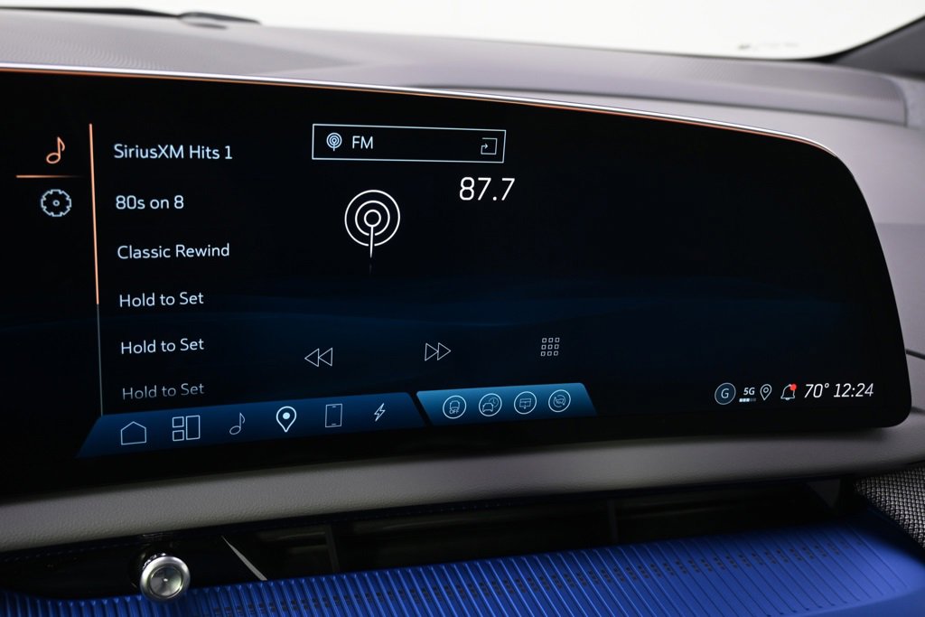 New 2025 Cadillac Optiq Luxury 1 w/ LPO, Floor Liner Package image 27