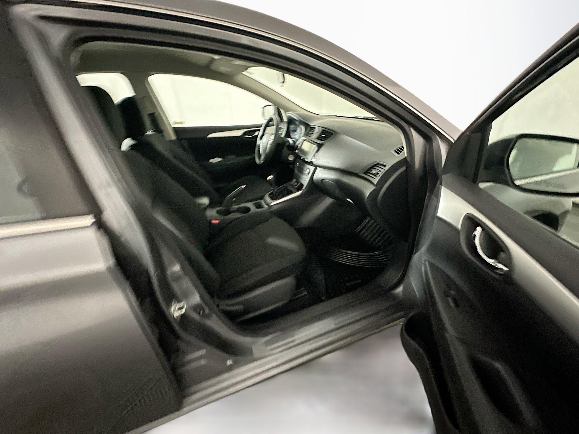 Used 2019 Nissan Sentra S image 29