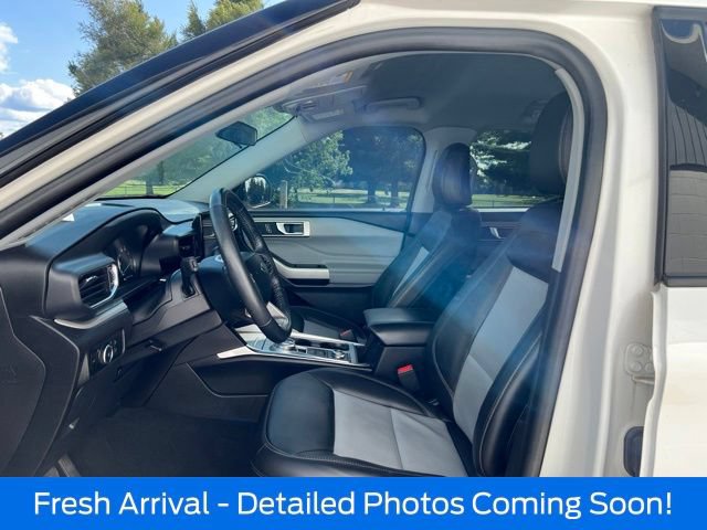 Used 2023 Ford Explorer XLT w/ XLT Sport Appearance Package AWD/4WD image 6