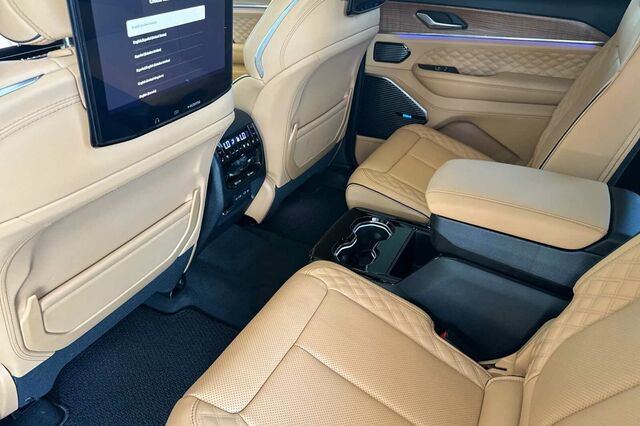 New 2026 Jeep Grand Cherokee L Summit AWD/4WD image 9