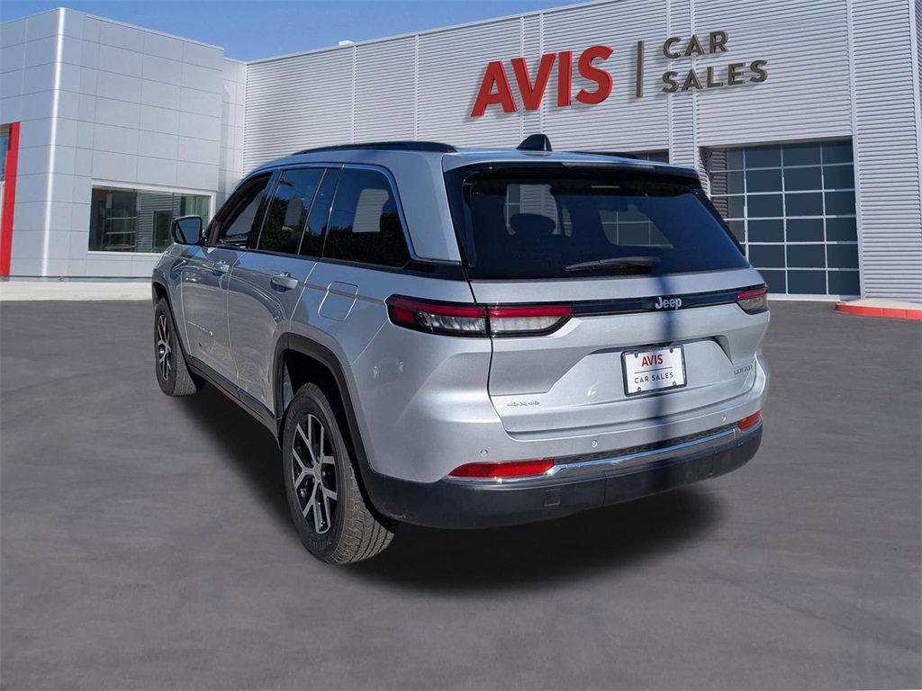 Used 2024 Jeep Grand Cherokee Limited image 9