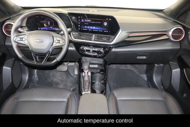 Used 2024 Chevrolet Trax RS w/ Sunroof Package FWD image 12