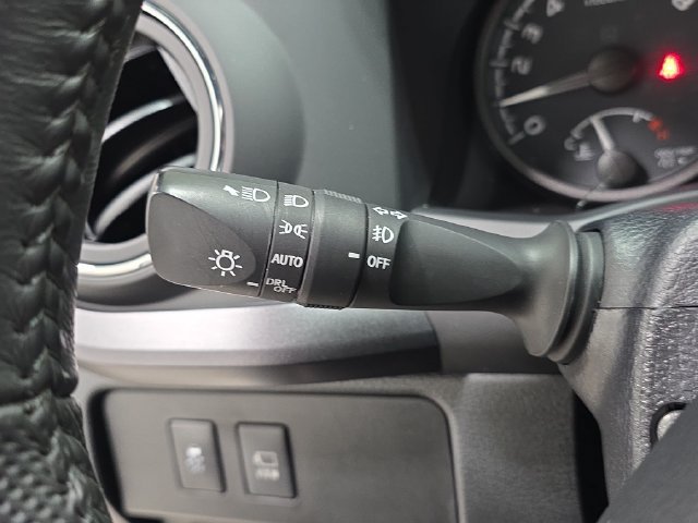 Used 2023 Toyota Tacoma TRD Off-Road w/ TRD Premium Off Road Package AWD/4WD image 22