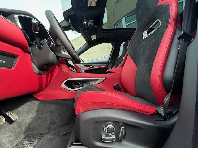 New 2025 Jaguar F-PACE SVR image 25