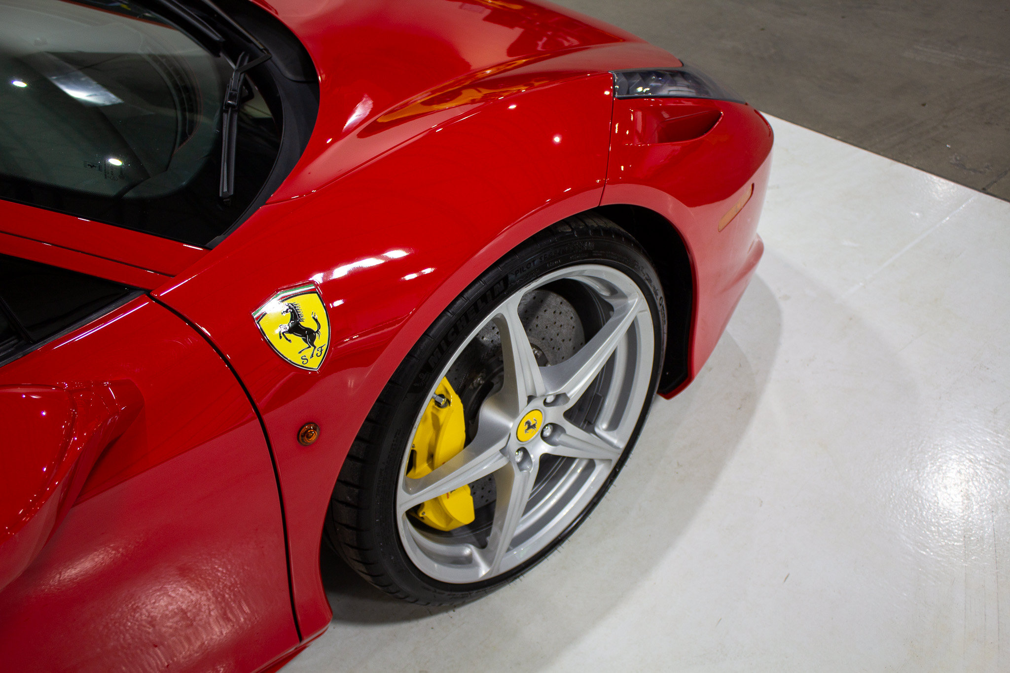 Used 2014 Ferrari 458 Italia Coupe RWD image 18