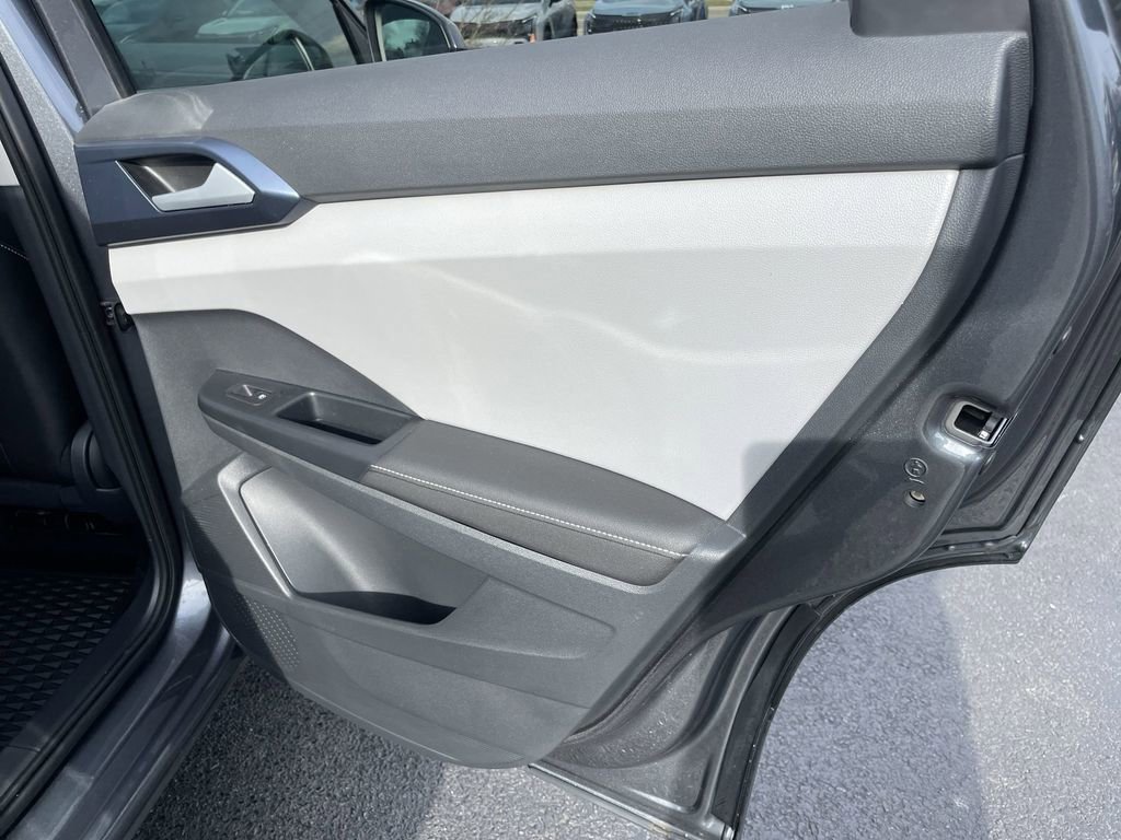 Certified 2024 Volkswagen Taos SE image 24