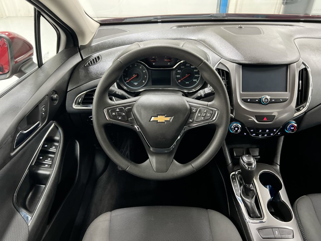 Used 2017 Chevrolet Cruze LT w/ Convenience Package FWD image 11