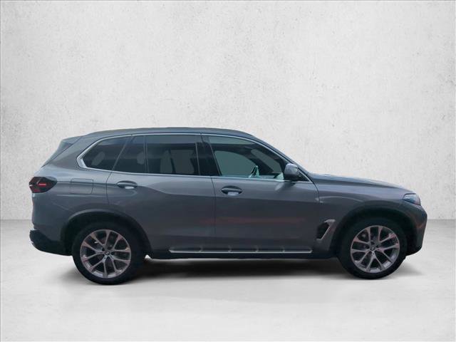 Used 2024 BMW X5 xDrive40i image 4